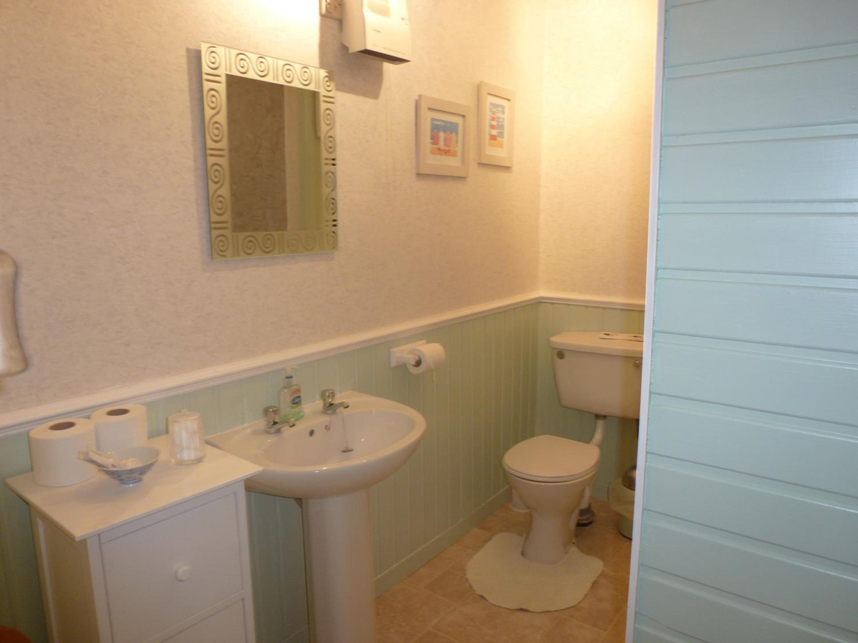 Don Muir Guest House 13/15