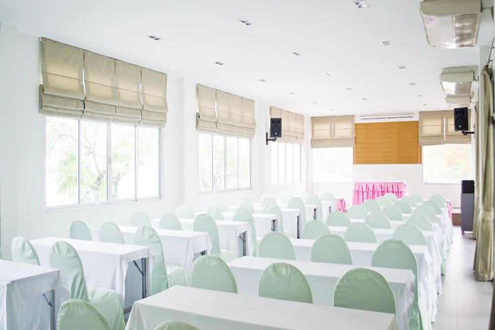 Bangsaen Villa Hotel 33/48