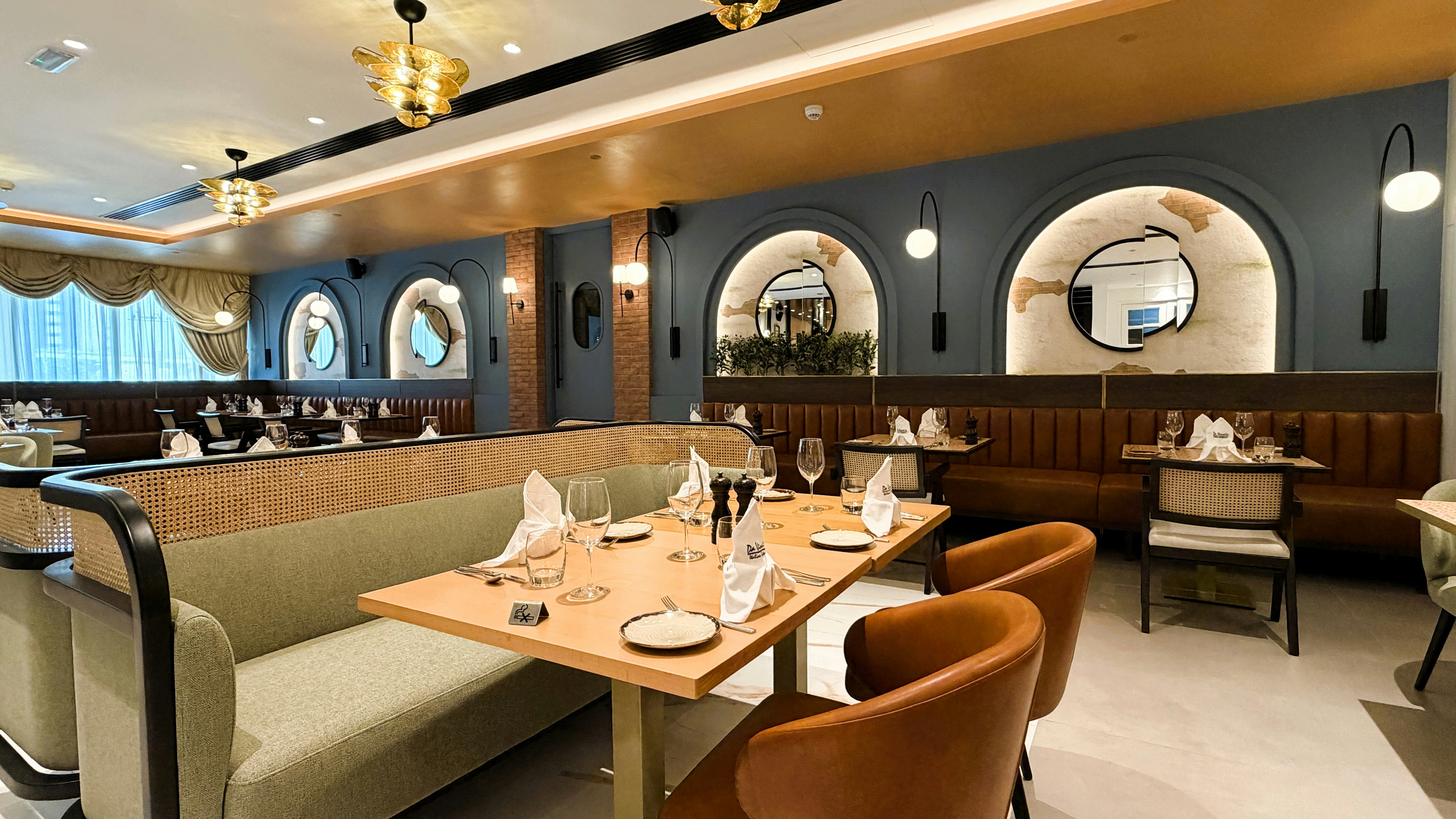 restaurant cafeteria