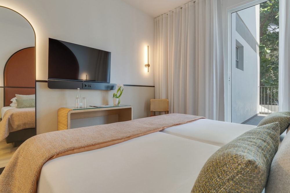 Classic, Double Bed, Balcony
