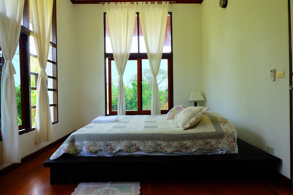 غرفة ديلوكس بسريرين مزدوجين بإطلالة على الحديقة بغرفتي نوم، Villa Franjipani Maerim 6/10