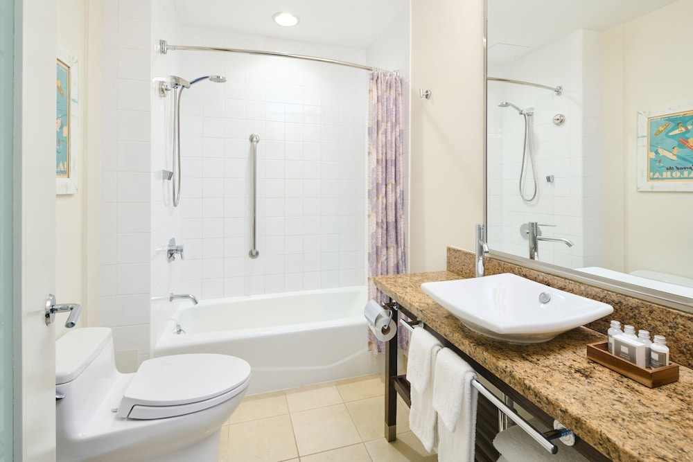 Kaimana Beach Hotel 45/50