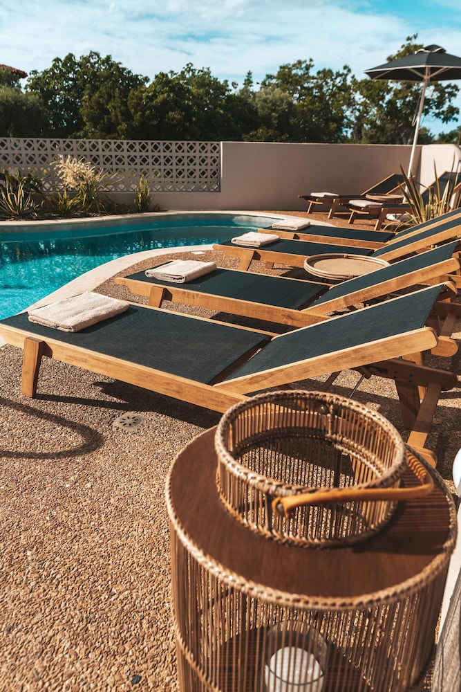 Amoessa Boutique Hotel 51/56