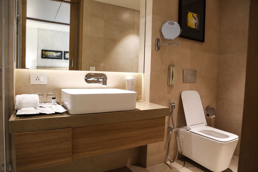 Royal Hometel Suites Dahisar Mumbai 37/43