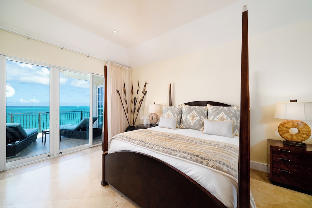 BIANCA SANDS ON GRACE BAY 12/78