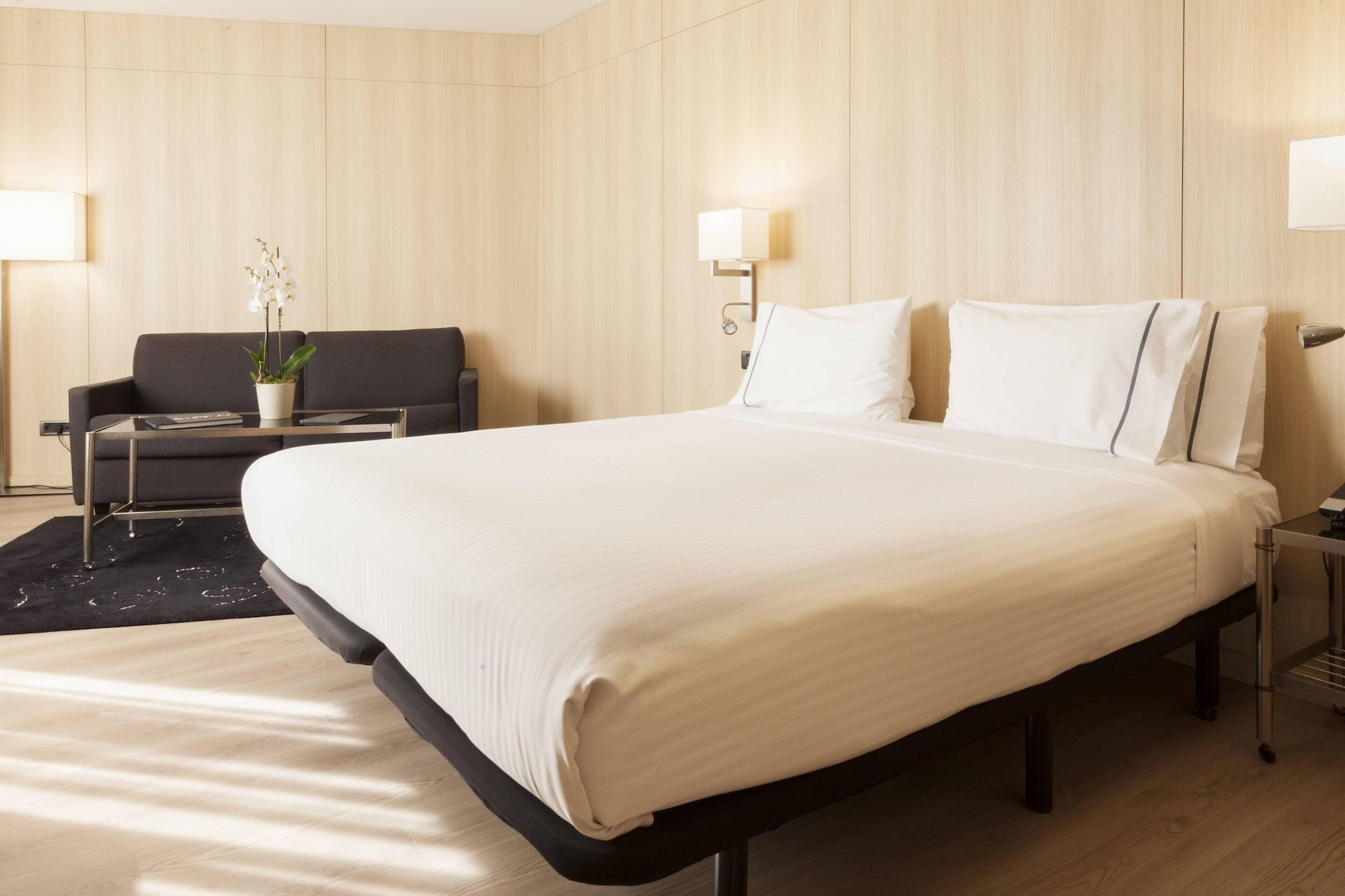 SUPERIOR, KING BED