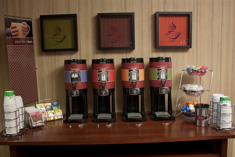 Hampton Inn Burlington, WI 43/58