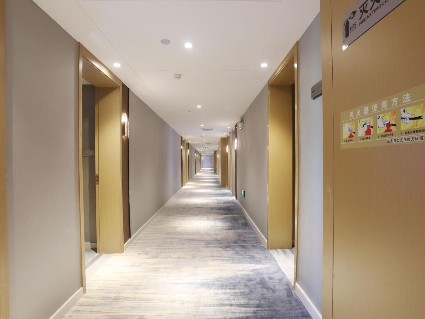 White Yulan Hotel (Xi'an Hangtiancheng Metro Station) 23/41