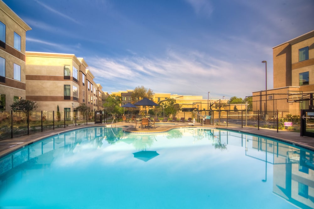 Holiday Inn Carlsbad 1/73
