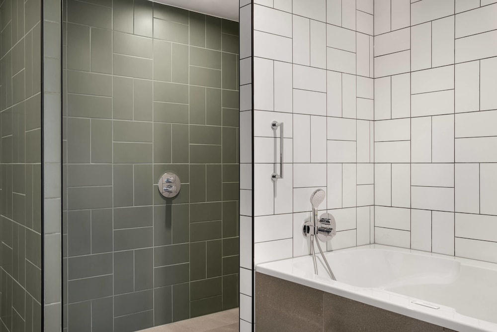 RENAISSANCE AMSTERDAM SCHIPHOL AIRPORT HOTEL 6/36