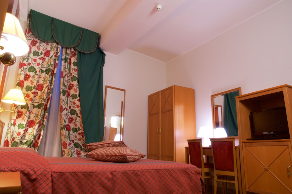 CLASSIC, DOUBLE OR TWIN BED