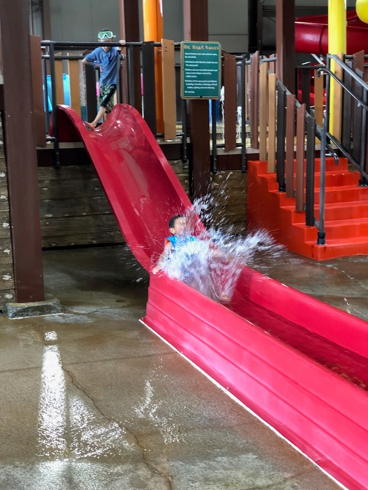 Hope Lake Lodge Indoor Waterpark 26/50