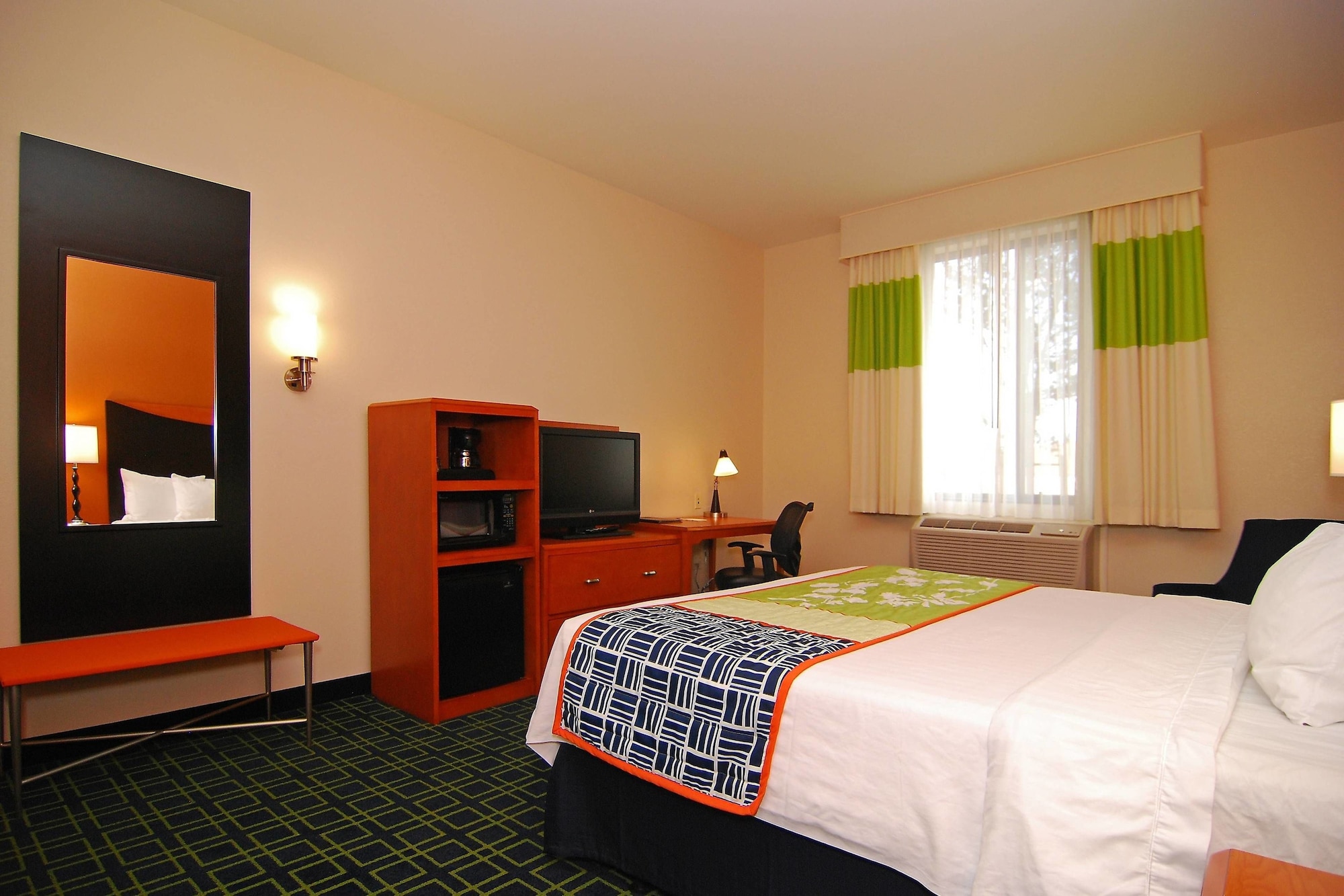 Room at Fairfield Inn Suites By Marriott Tehachapi, Tehachapi - CA