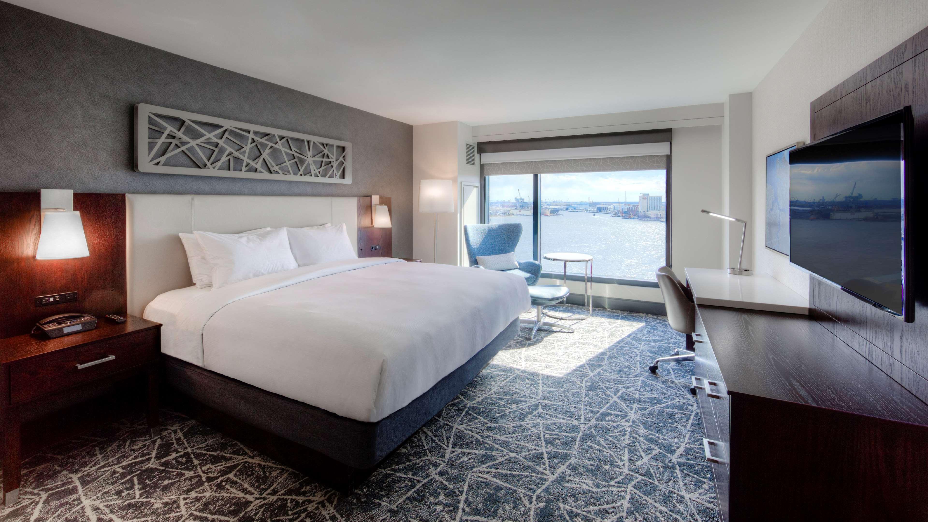 ROOM, KING BED, FULL RIVER VIEW, LARGE, CORNER