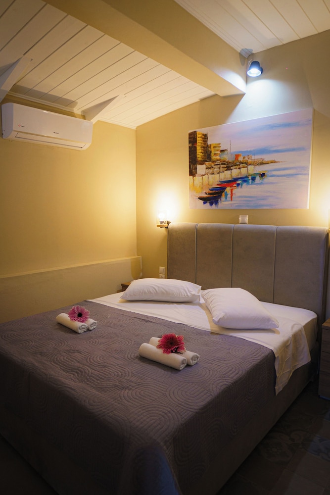 Rouda Bay Beach Hotel 24/50