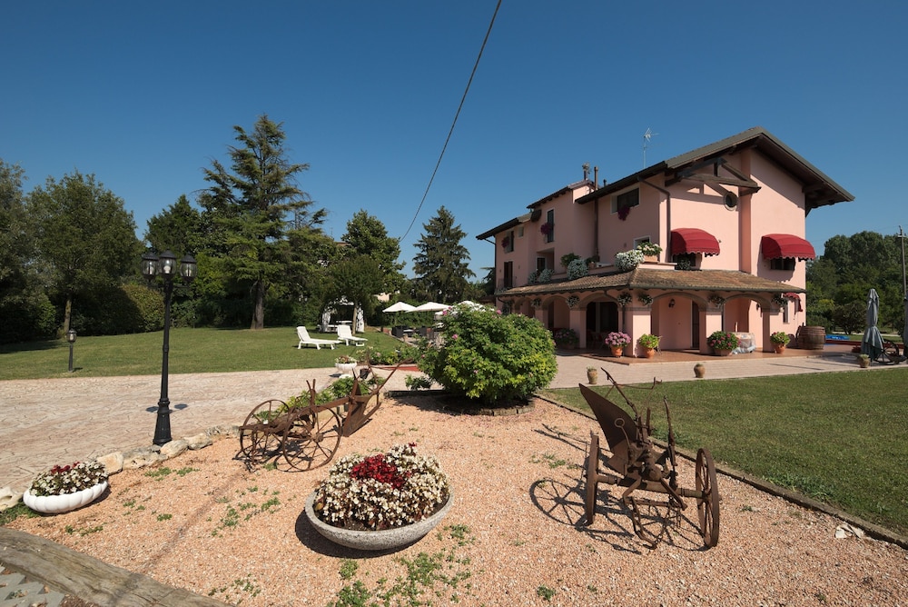 Villa ai Tigli 42/50