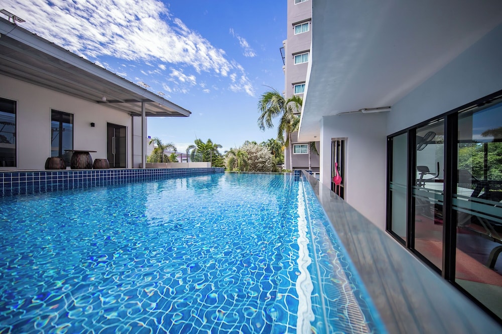 Phavina Hotel & Grand Boutique Rayong 69/72