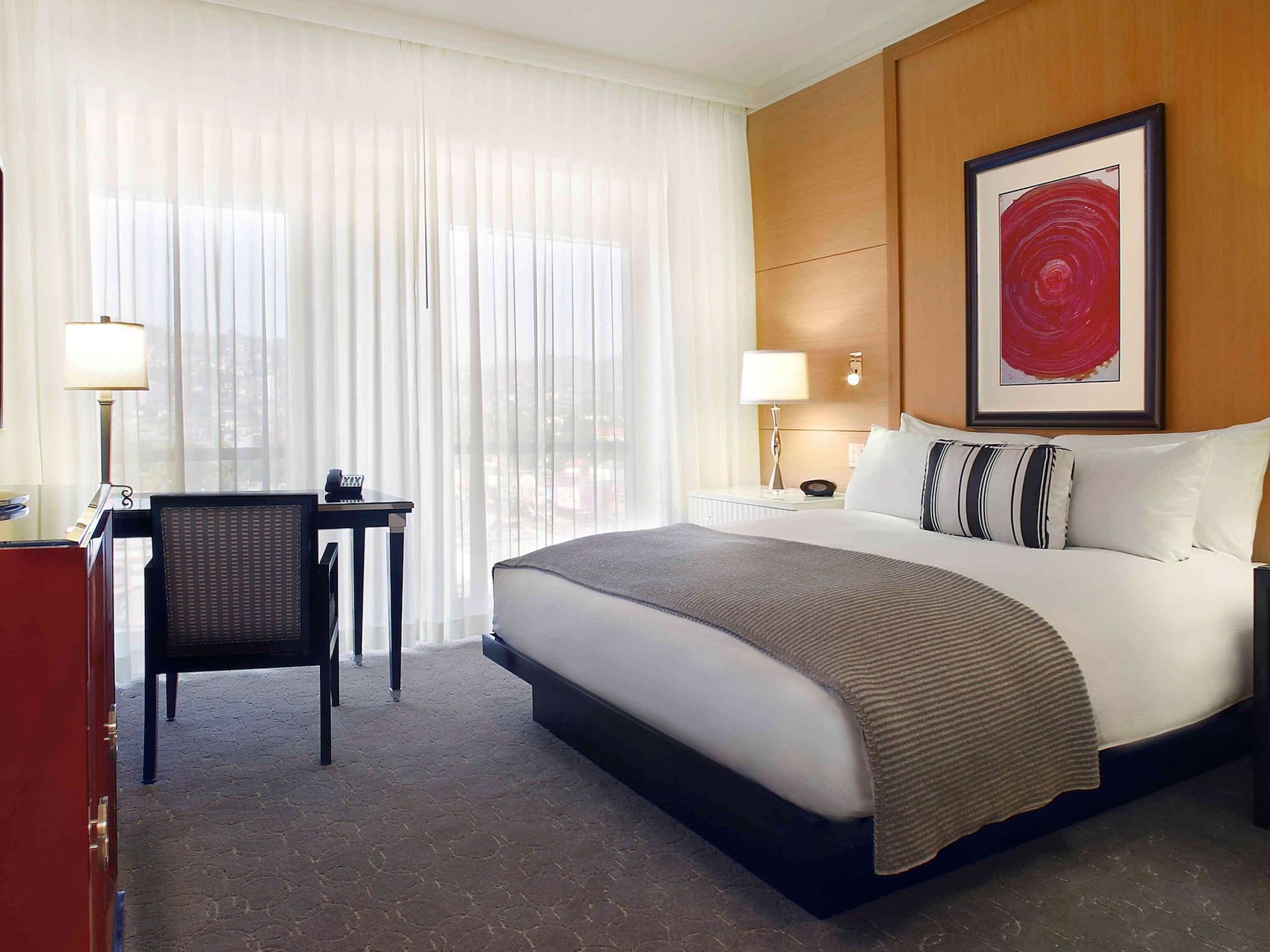 SUPERIOR, KING BED