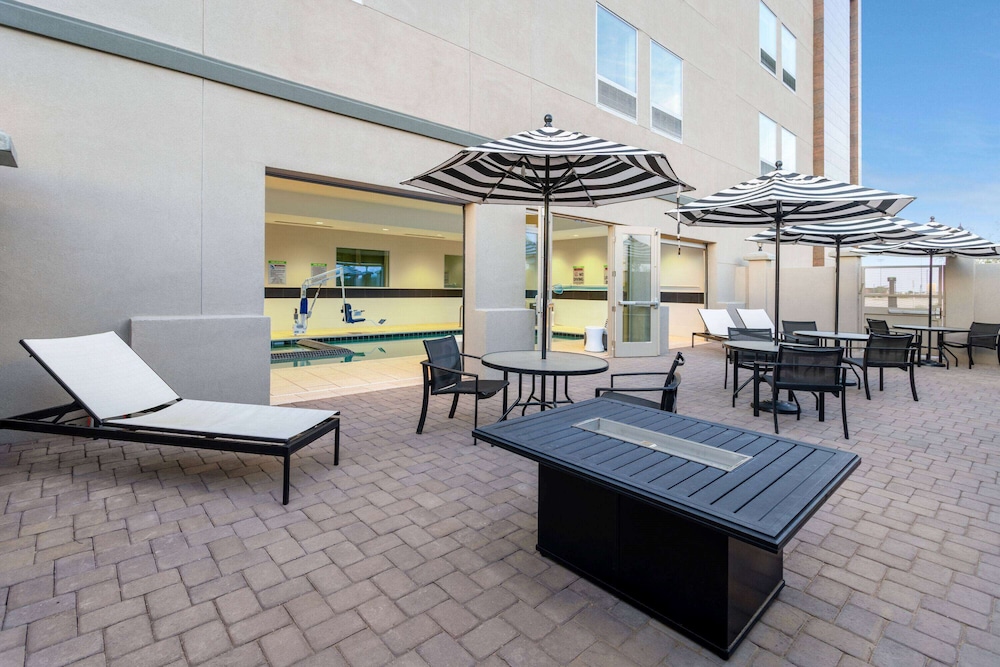 La Quinta Inn and Suites by Wyndham Maricopa Copper Sky 21/30