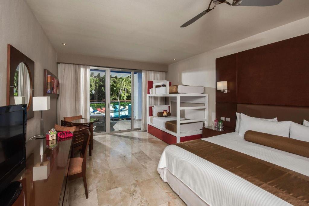 Room, King Bed