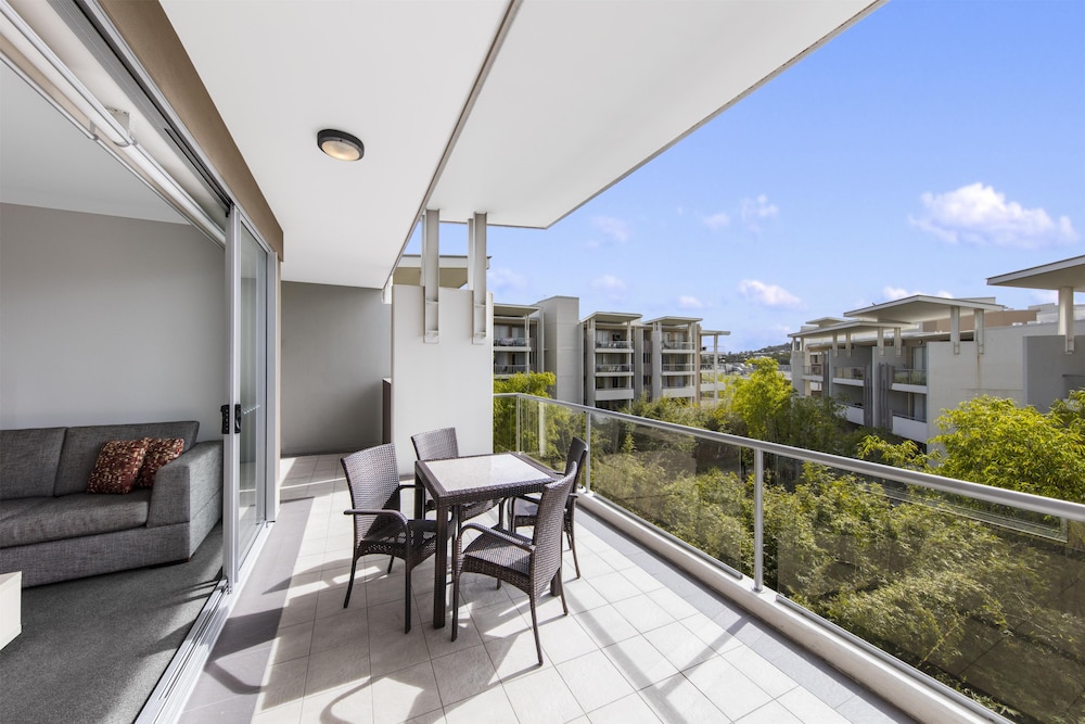 Oaks Brisbane Mews Suites 12/27