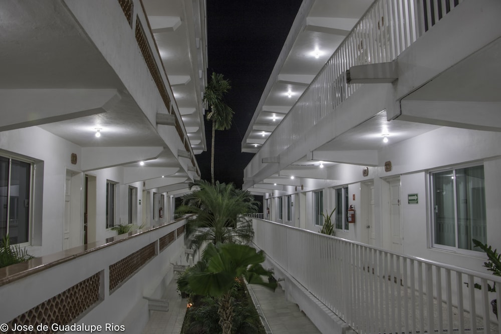 Hotel Casa Blanca 10/50