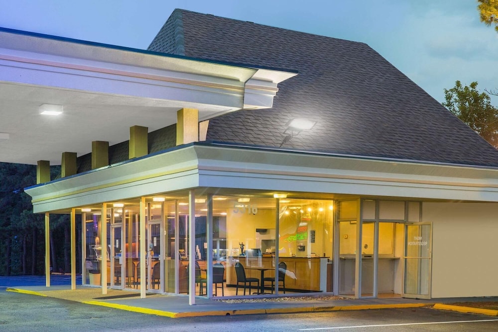 Travelodge Fredericksburg photo3