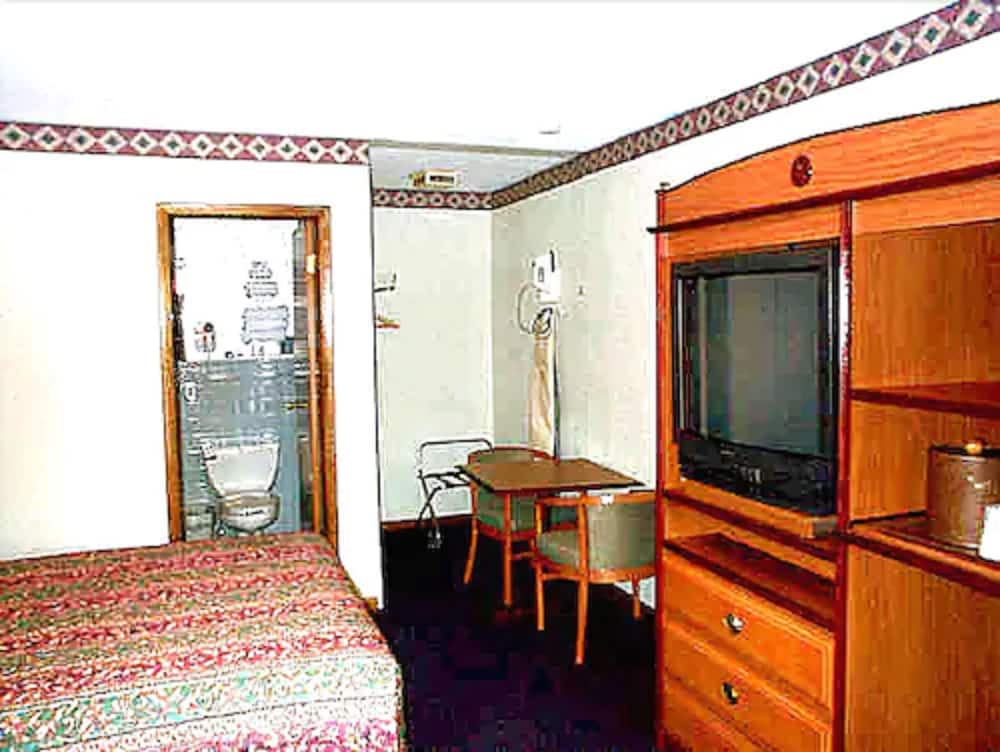 Wesley Inn & Suites 10/11