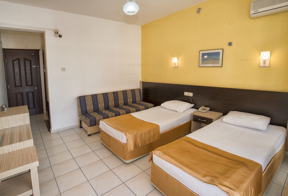 1 BEDROOM, STANDARD, SINGLE
