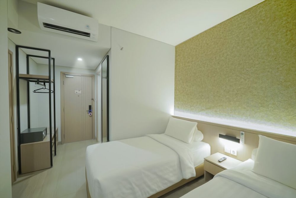 DELUXE, TWIN BEDS