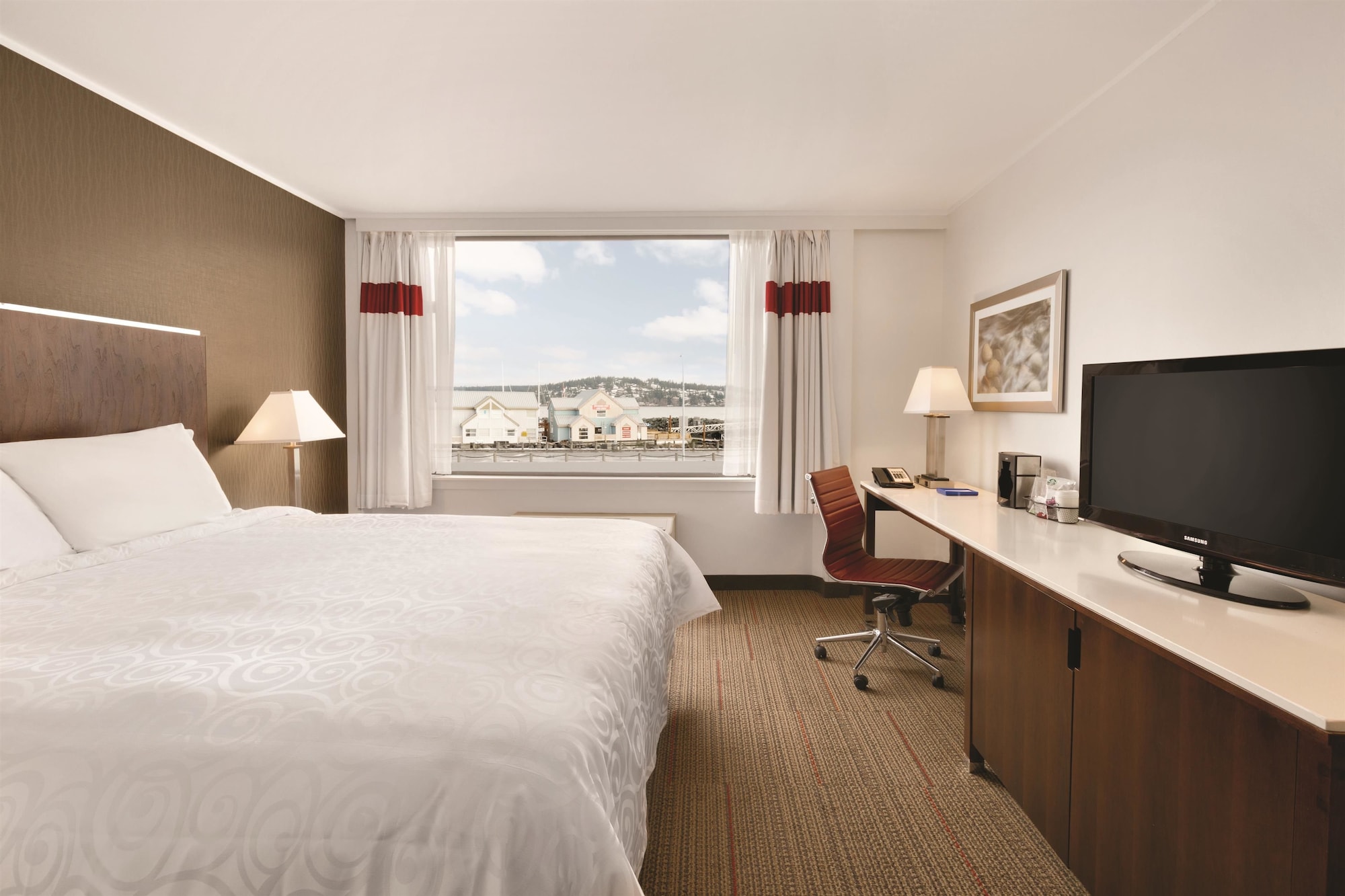Coast, Comfort, Queen Bed, Marina Wing