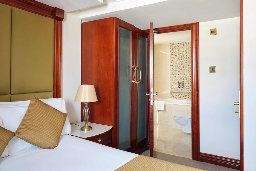 ROOM, LARGE SINGLE BED, SMALL