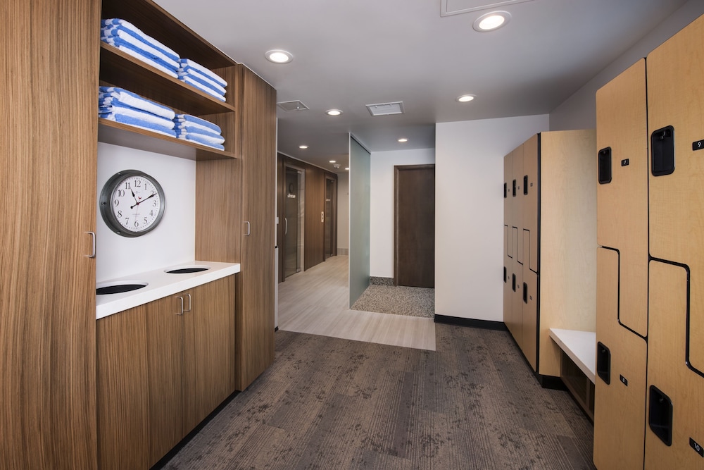 The Vail Spa Condominiums 8/76