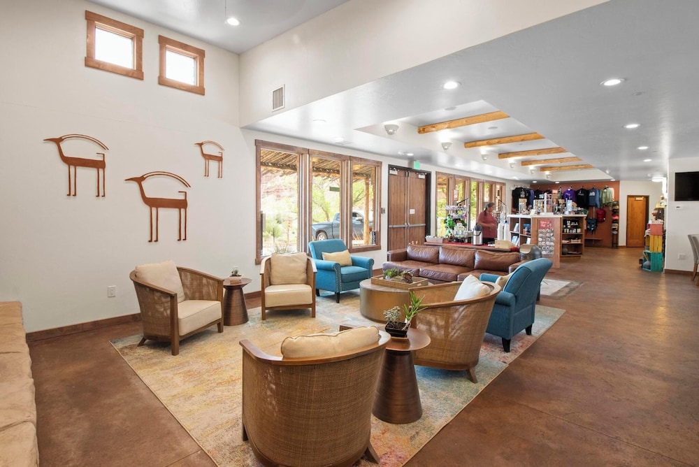 Bluff Dwellings Resort 47/67