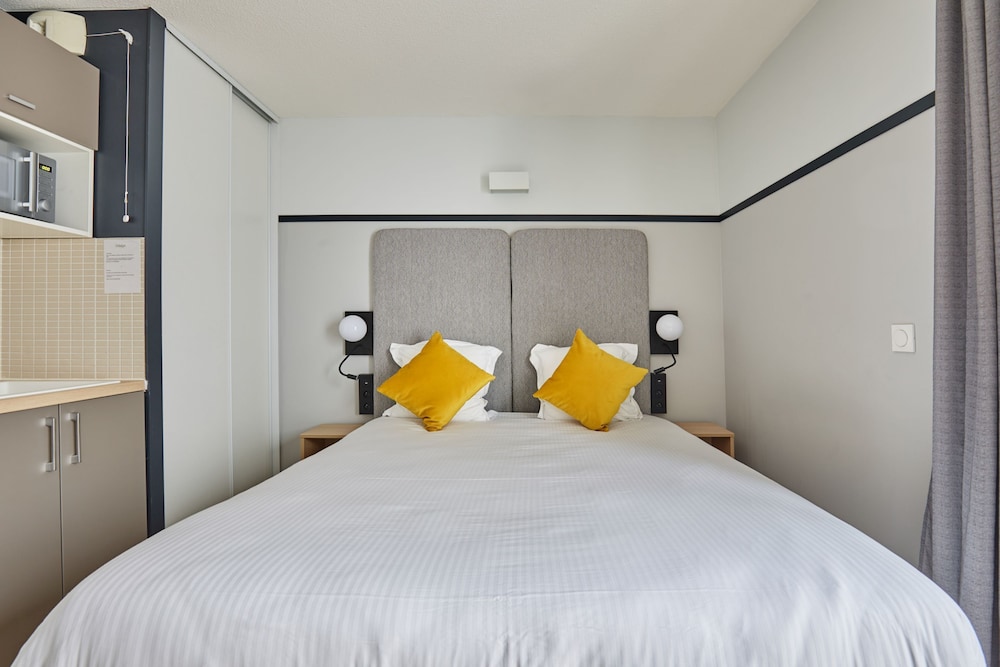 Studio, Double Bed