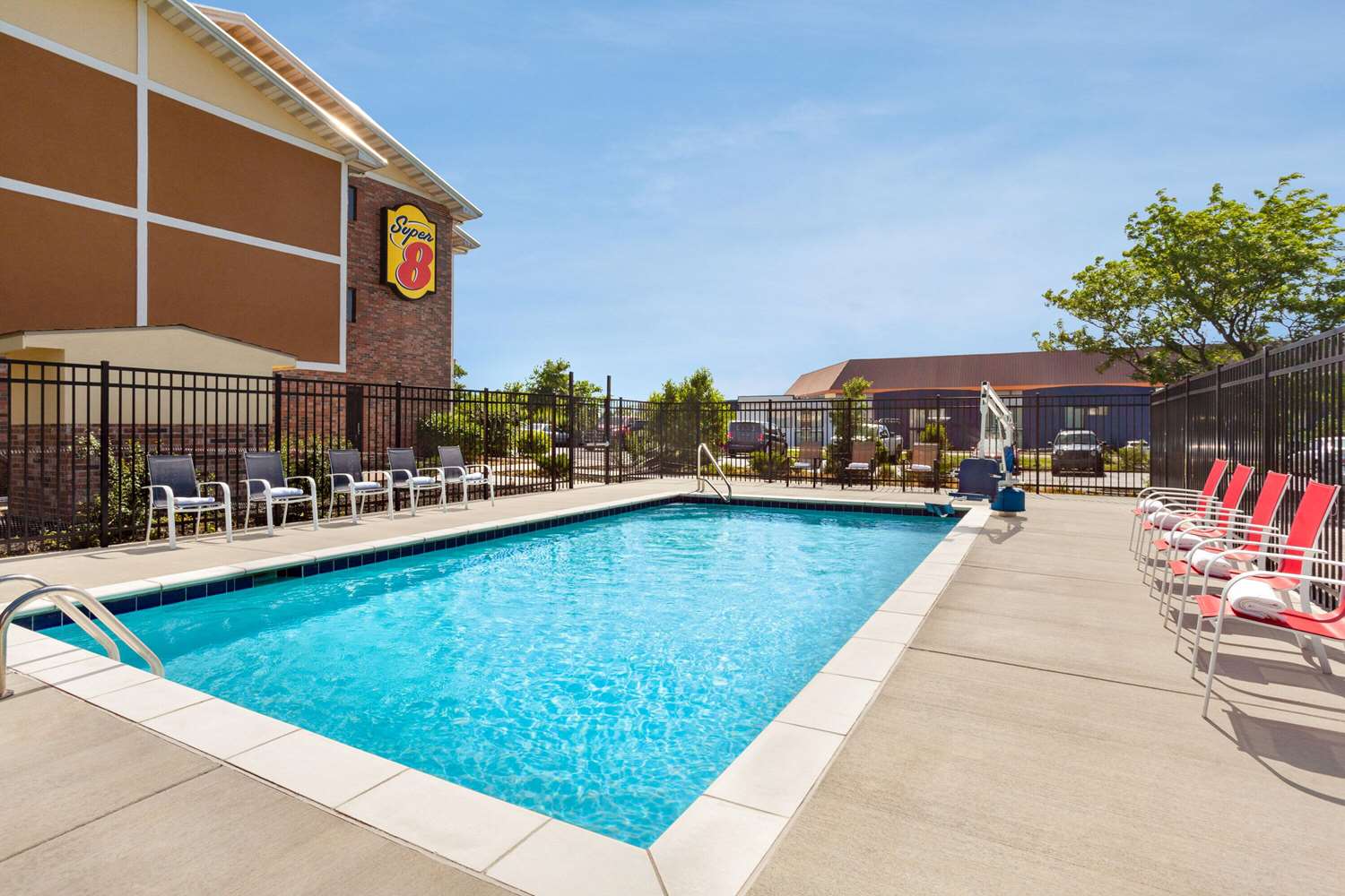 Super 8 by Wyndham Lenexa Overland Park/Mall Area 6/70