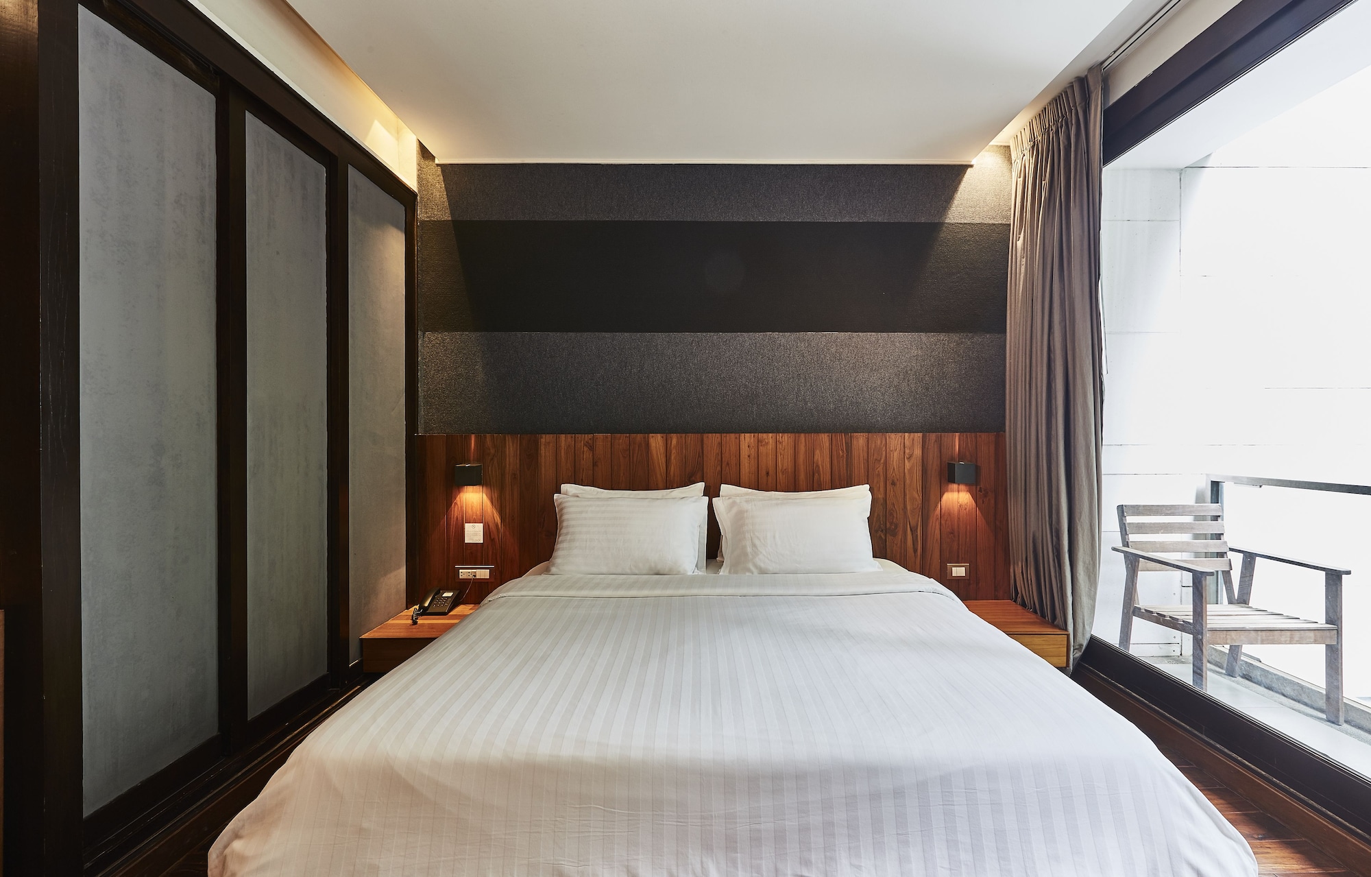Studio, King Bed