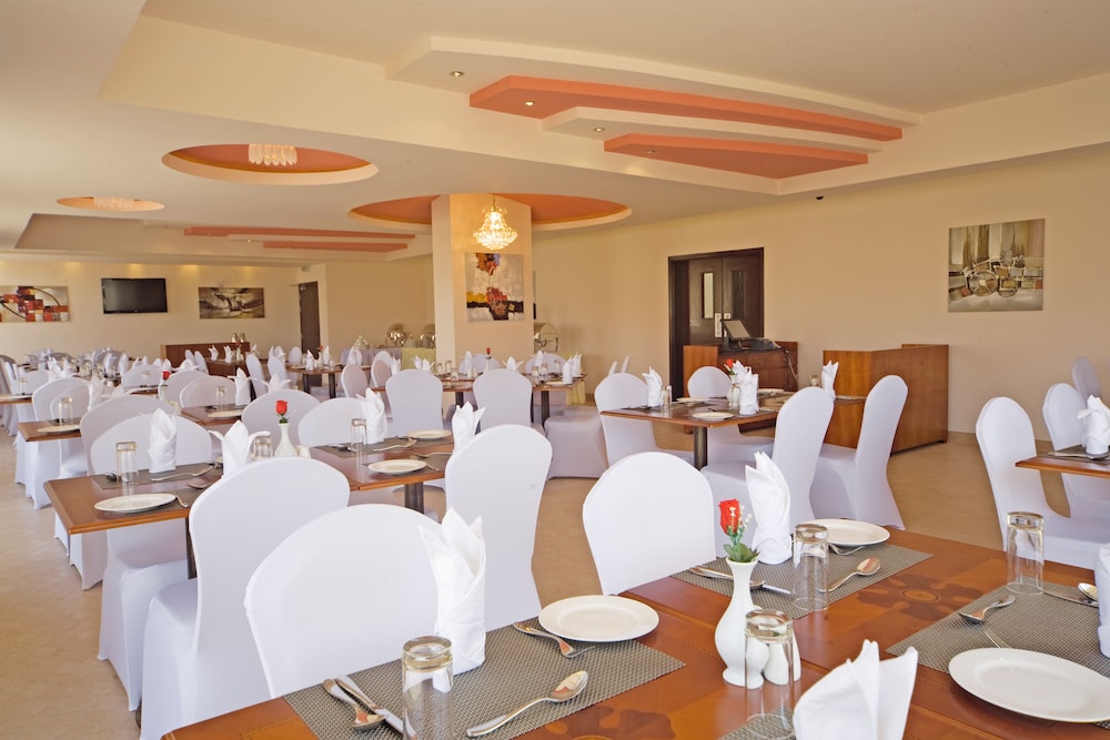 Muscat Dunes Hotel 33/44