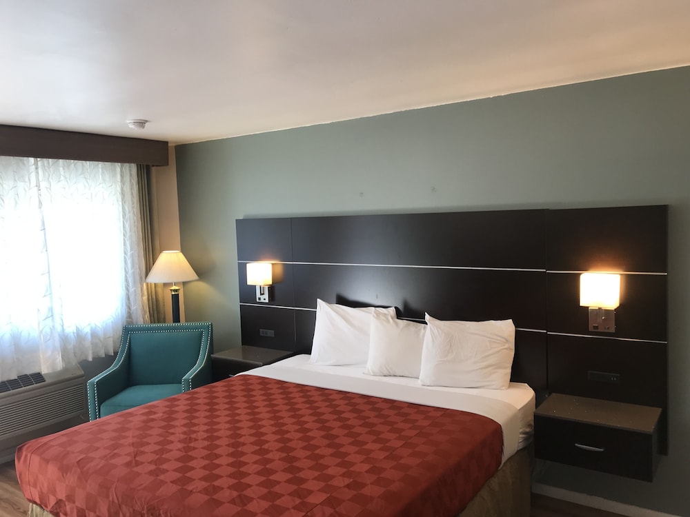 Olive Tree Inn & Suites, a Howard Johnson by Wyndham 32/72