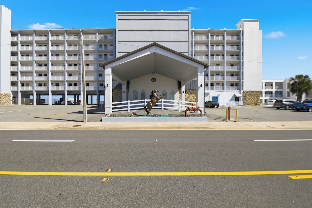 The Maverick Resort 41/50