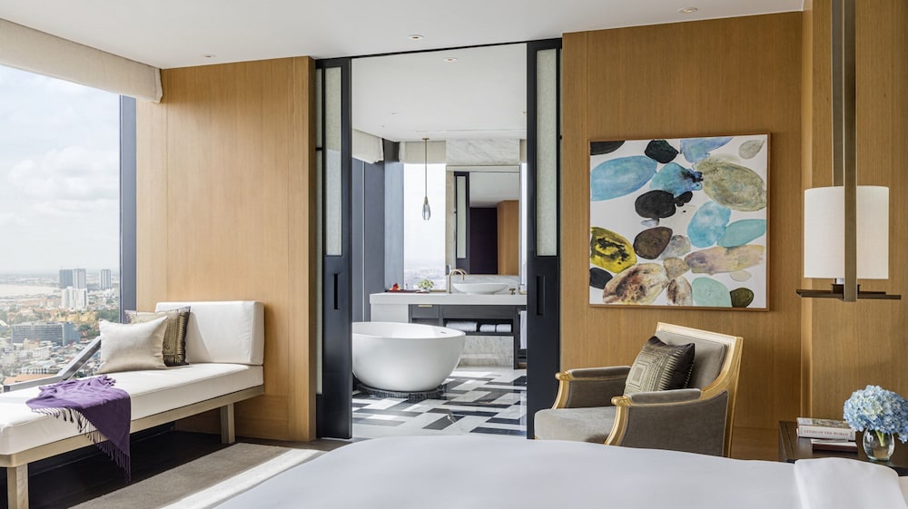 Rosewood Phnom Penh 35/76