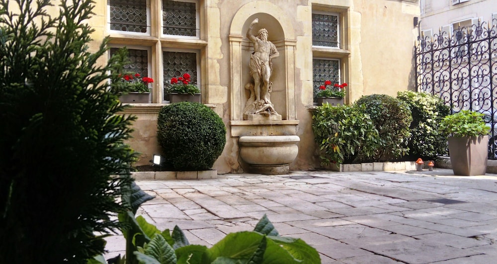 Hotel D haussonville 32/41