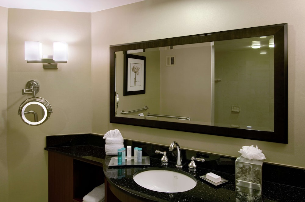 DoubleTree by Hilton South Charlotte Tyvola 38/54