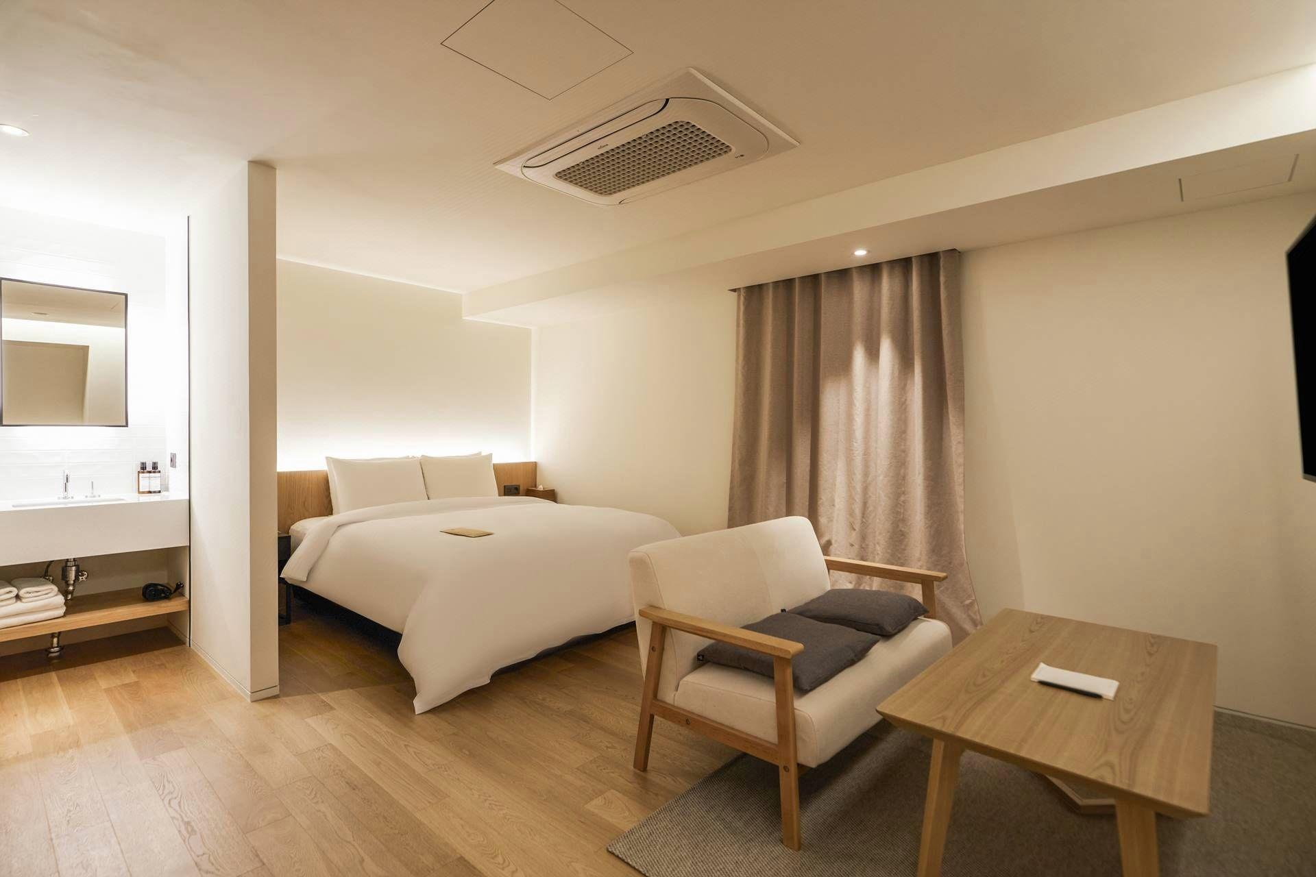 Cf Hotel 19/46