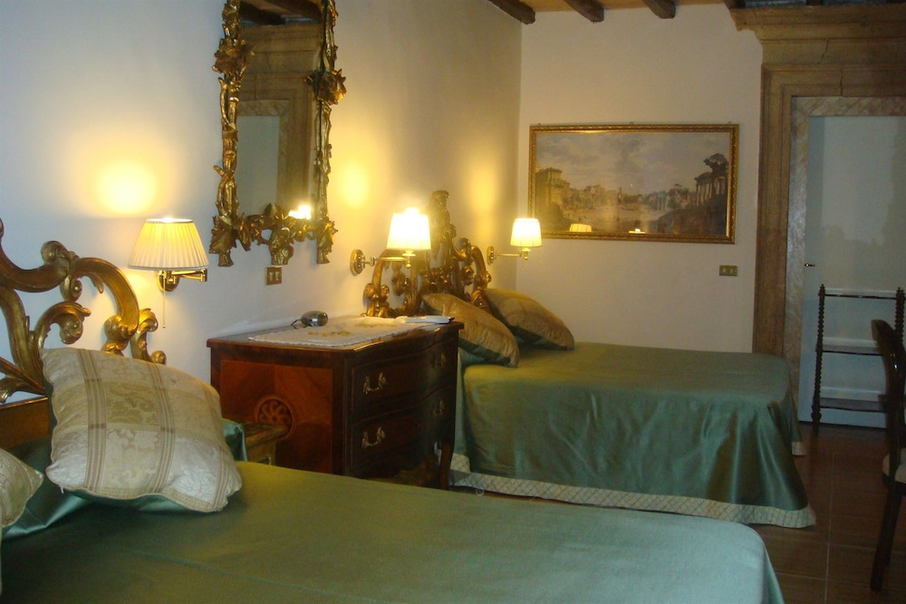 Navona Gallery Suites 16/50