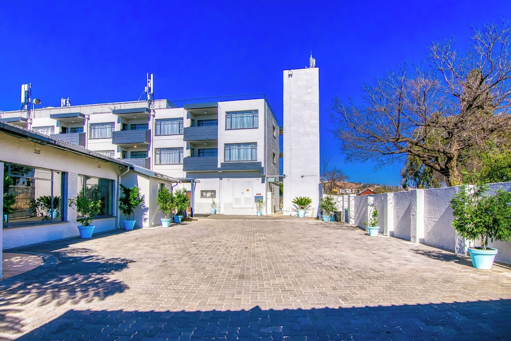 Bm Gardens Apartment Hotel 30/34