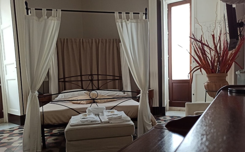 B&B Suite Cutelli 15/50