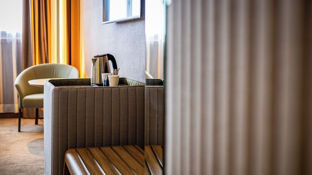 NOVOTEL REIMS TINQUEUX 9/72
