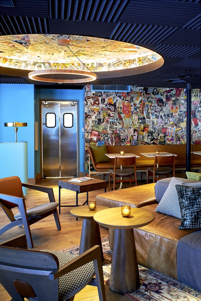 Hotel Ziggy 52/75