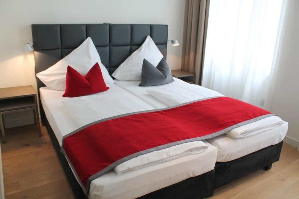 SUPERIOR, DOUBLE BED